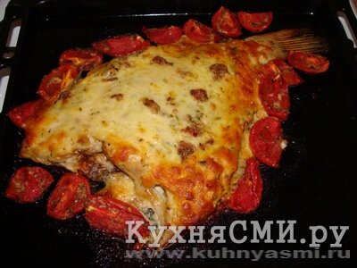 Камбала с вялеными помидорами и сыром в духовке